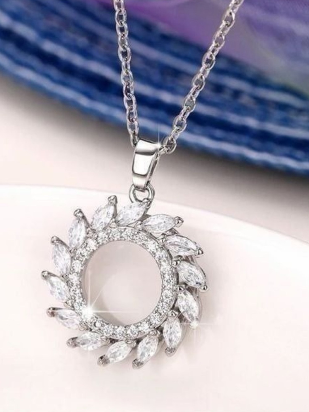 The Solar Pendant w lab grown diamonds in 925 silver